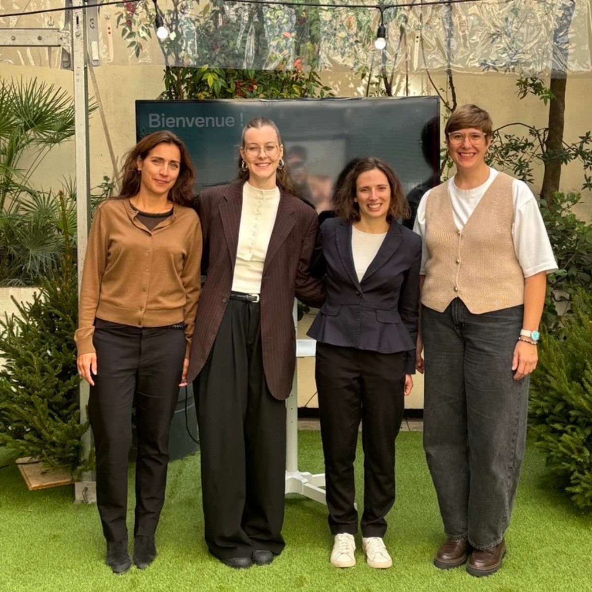 Présence médiatique à Paris